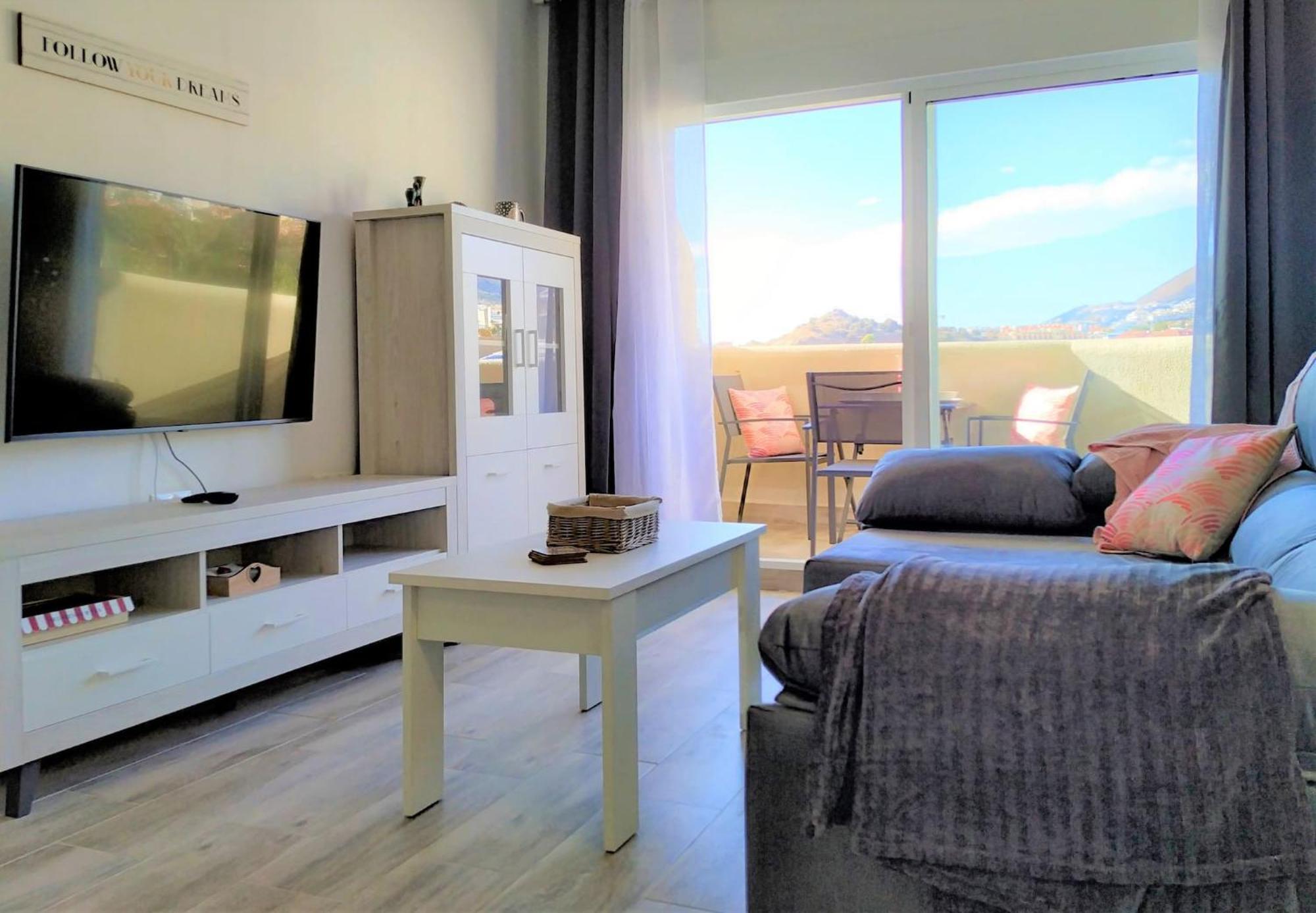 בנאלמדנה Deluxe Apartment In Benalbeach With Beach Views מראה חיצוני תמונה
