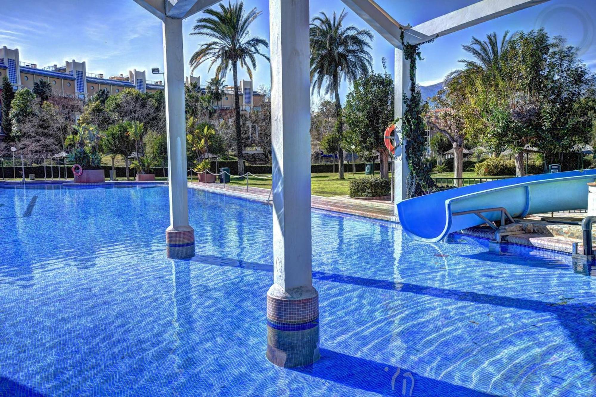 בנאלמדנה Deluxe Apartment In Benalbeach With Beach Views מראה חיצוני תמונה